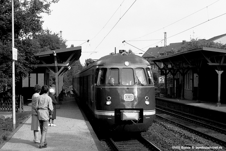 http://www.bundesbahnzeit.de/dso/Bochum 85, Jub Zuege/b14-430_114.jpg